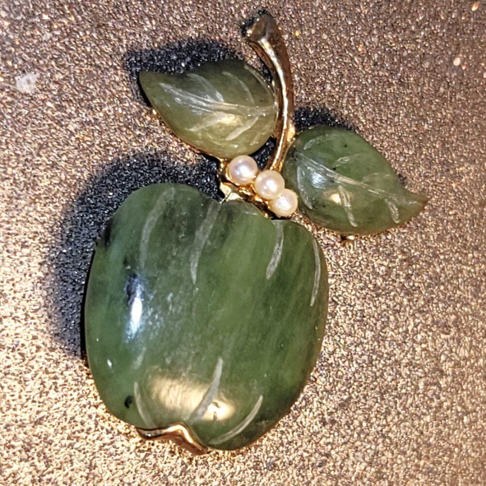 Green Jade Brooch carved apple w leaves & small pearl accents Vintage 80's MINT